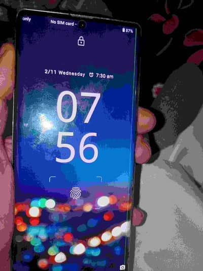 Aquas R6 only one green line at the one side.