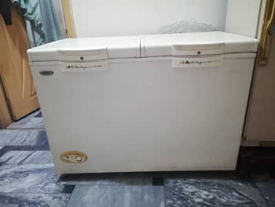 Forb Slae waves Freezer 10/10 condition no complaint.