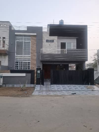 9 Marla Brand New House For Sale In Nasheman-E-Iqbal Phase 2