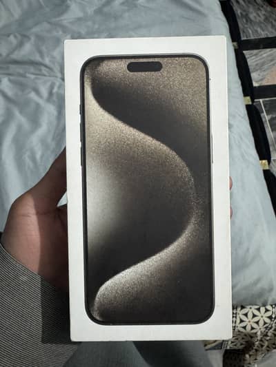 Iphone 15pro max 256Gb Back Break NoN PTA Full Box