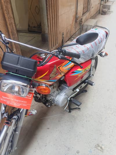 Honda 125 Red colour 03462352750