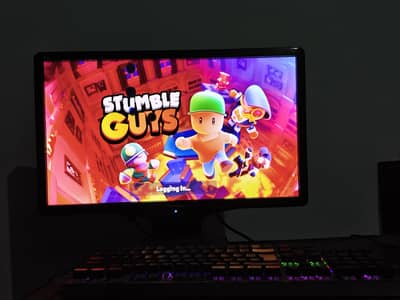 gaming PC with free monitor and keyboard and mouse and headphones