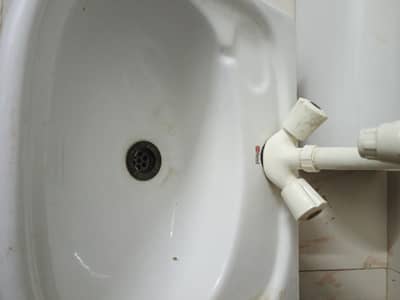 v good condition wash basin