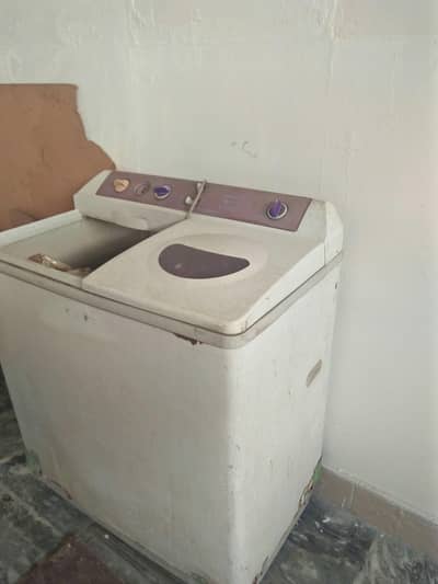Full Size Etachi washing machine