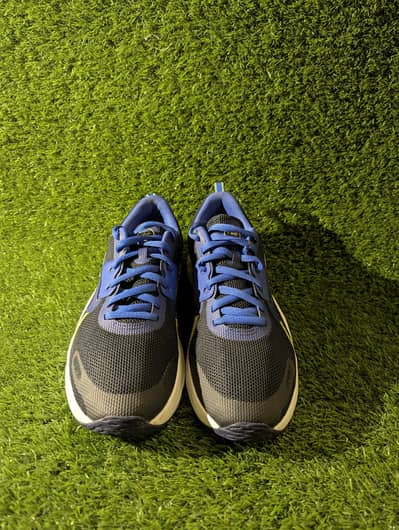 Only One Pair Each — First Come” 100% original Nike and converse