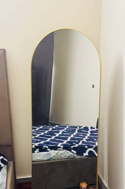 Bed and mattress plus mirror