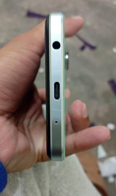 Vivo Y18 4+4(128) condition 10 by 10