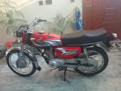 Honda CG125 Red colour 23 model 165000
