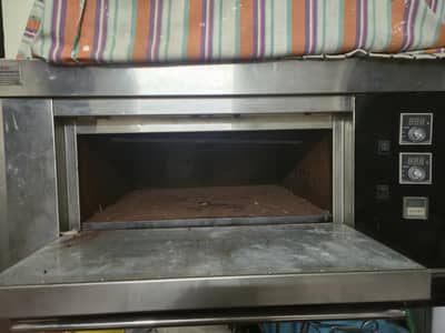 BRAND NEW BAKNG OVEN