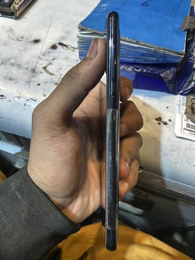 Samsung A30 4/64 All ok Panel mai sirf line hai aik