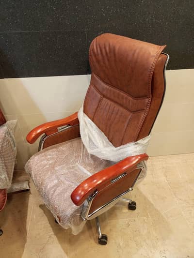 Gaming Chairs | Executive Chairs | Visitor Chairs | 03032999001
