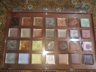 Shimmer glitters pallet
