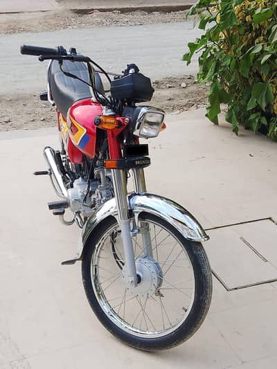 CD 70 for sale contact no 03704110060