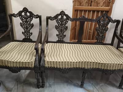 5setr sofa set exlent condition in just 38000