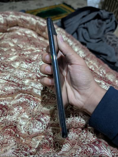 Samsung A70 shining black colour