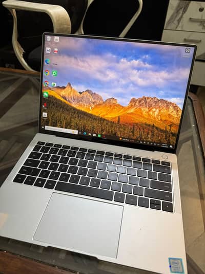 Hauwei Mate X Pro Ultra slim i7 8gen 512GB SSD