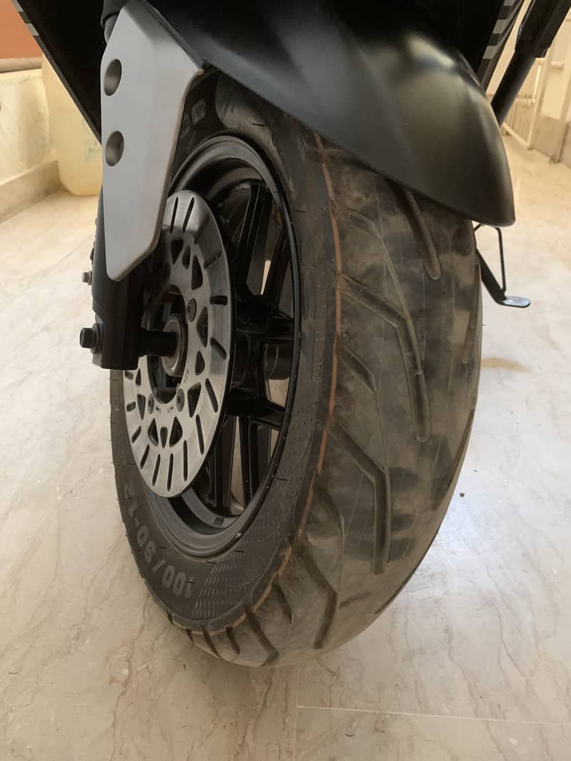 Revoo e52 model 2025 6