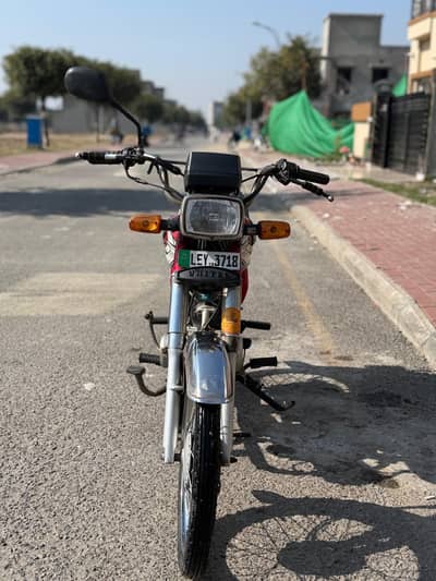 UNITED US 70 ( 2013 MODEL )