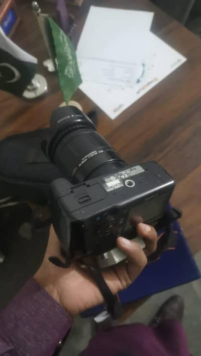 canon d1000 32gb card  chalta thk he service honi he