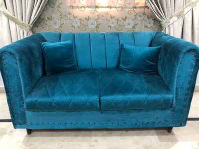 6 seater sofa set with table and lamps