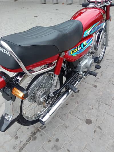 Honda 70 CD for sale. . . 0329--87--23--891