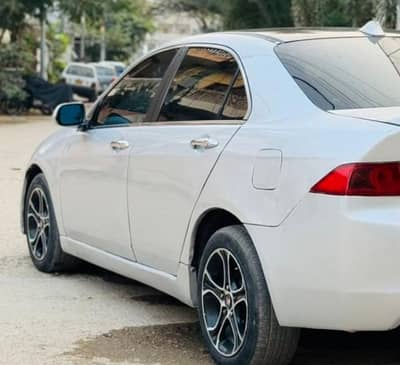 Honda Accord 2004 CL7. LAHORE CANTT