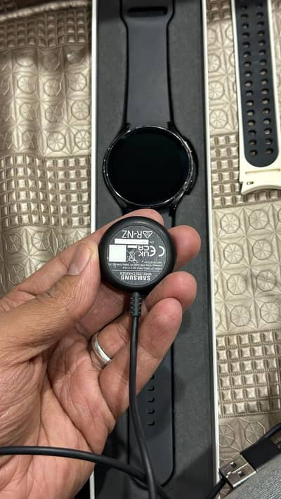 Samsung watch 4 urgent sale