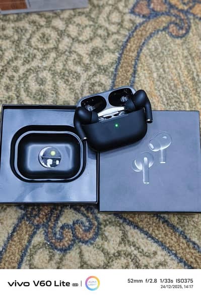 pro2 earpods available black and white colour