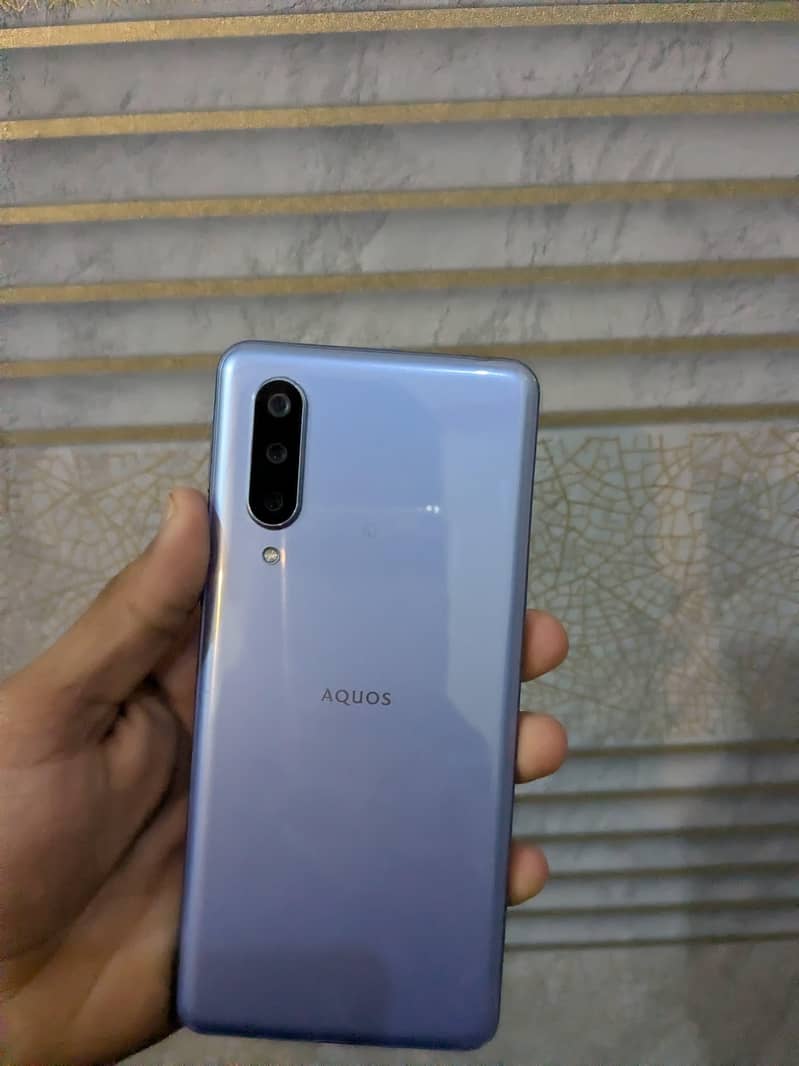 Sharp Aquas zero 5g 4