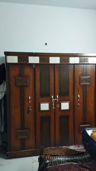 complete  4 piece bedroom set with or without mattress