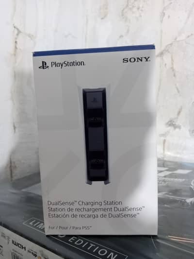 PS4 PS5 chring dock available wahtasapp 03214608749