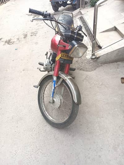 Yamaha 2 stroke. . . Engine all ok. . 10/8. . . . 03014259995. . . .