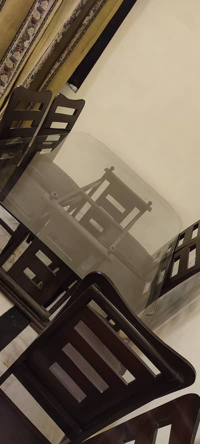 Elegant 6-seater Dining table - Solid Dark Wood Finish