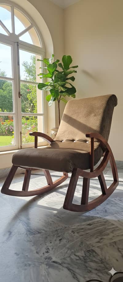 Modern Ergonomic Rocking Chair - Mid-Century Inspired