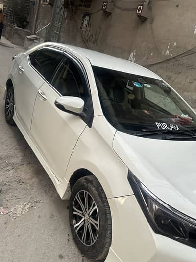 Toyota Carolla white color