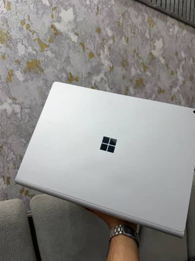 Microsoft Surface Book 2 i7 8th gen 16/256 with GTX NVEDIA 6GB GPU
