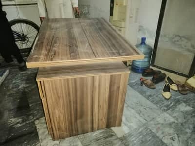 modren office table for sale