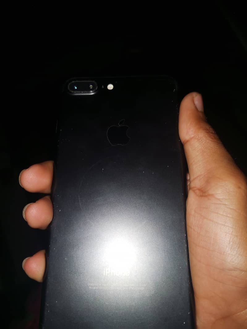 Apple iPhone 7 Plus 0