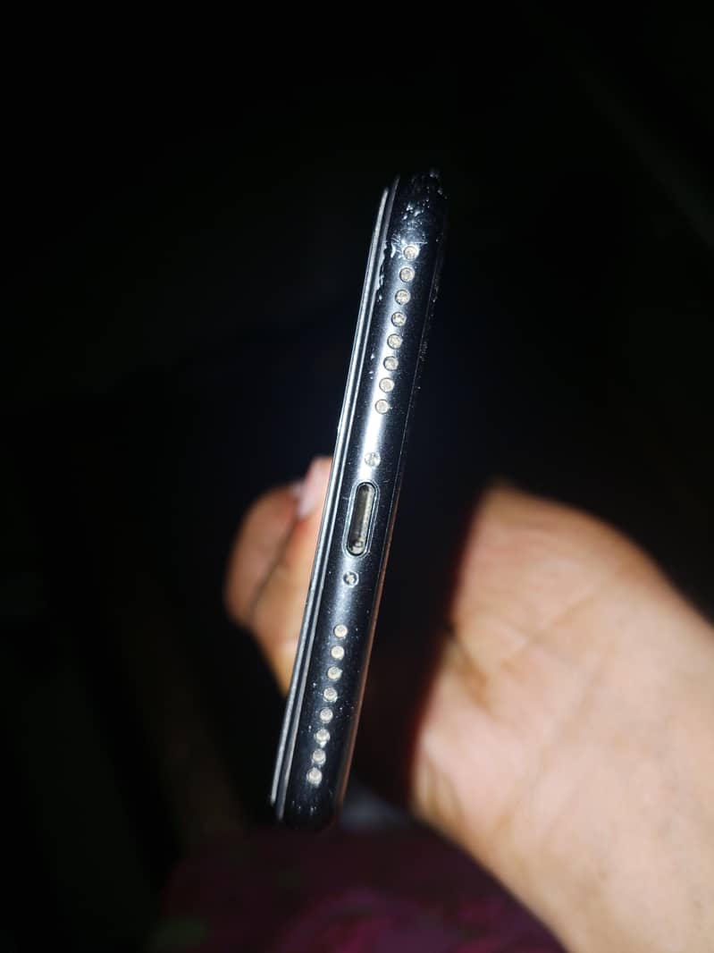 Apple iPhone 7 Plus 3