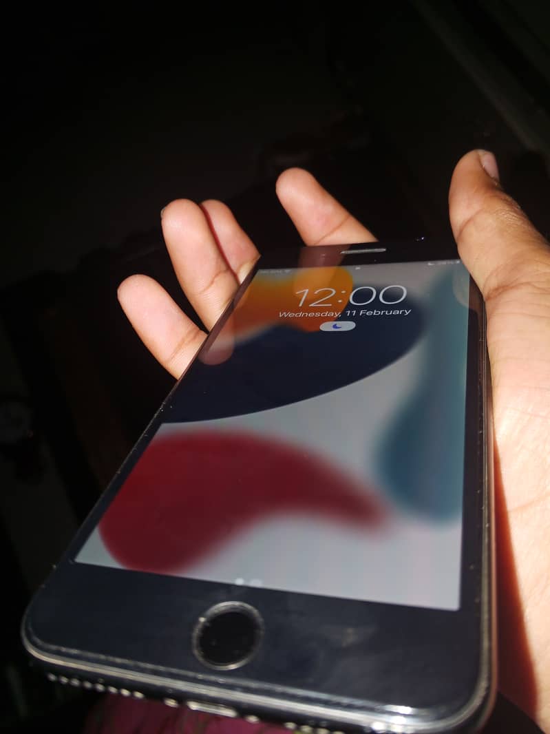 Apple iPhone 7 Plus 5