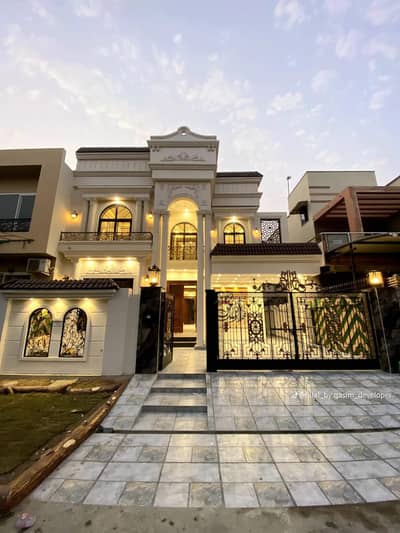 A Block 11 Marla Quality Construction House Available for Sale !