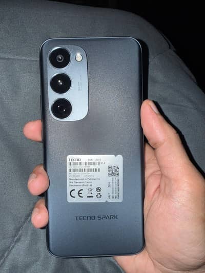 Tecno Spark 40 Pro Plus – 8GB + 8GB Extended RAM / 256GB – Like New