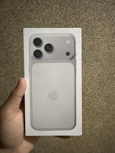 Iphone 17 pro max silver box pack