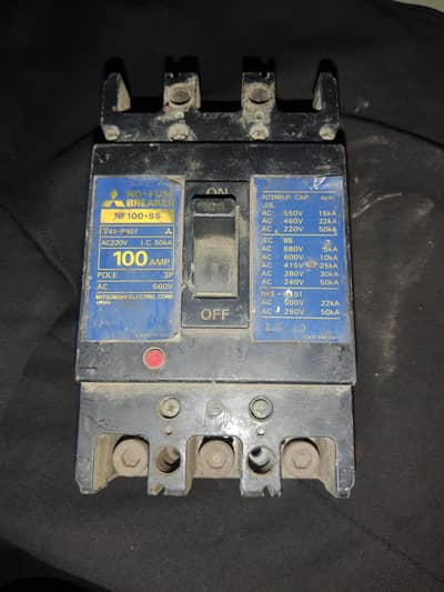 100 AMP 3 pol breaker