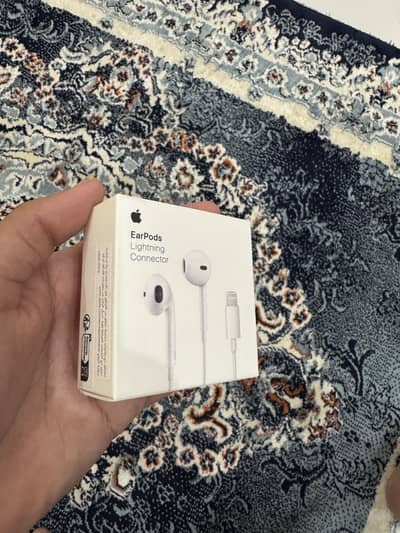Earpod lightning connector
