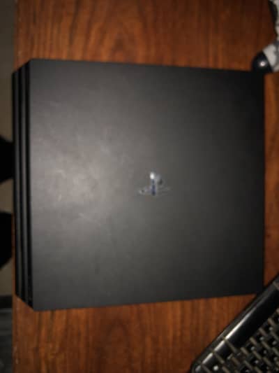 Ps4-pro jailbreak 11.00 - 20 Games + 3 controllers + external HDD