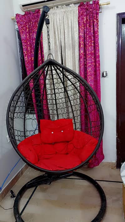 swing and center table