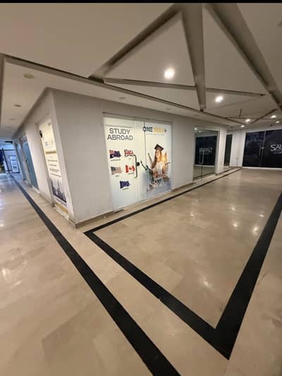 Assistant admin Female