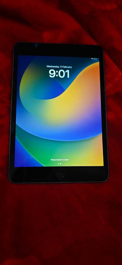 Apple ipad  mini 5 urgent sale