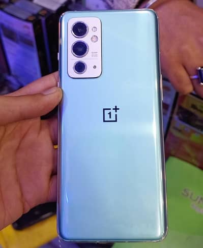 12/256 10/10 condition better health excellent. with original charger